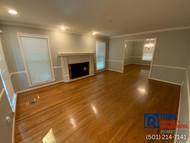 Building Photo - 711 Shea Dr