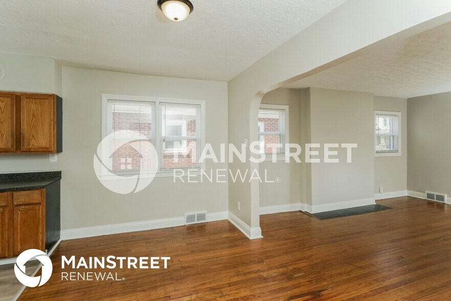 Building Photo - 3924 River Park Dr