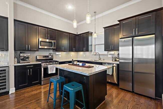 Building Photo - 1623 W 23rd St