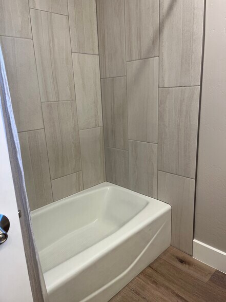 Building Photo - 55 E 700 S