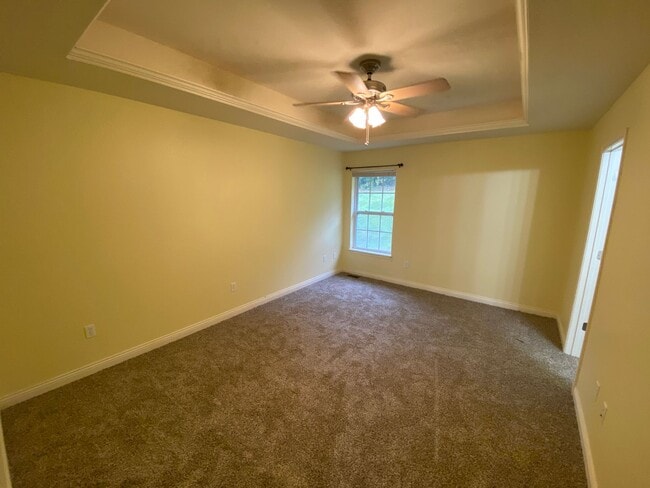 Building Photo - 121 Kale Ct