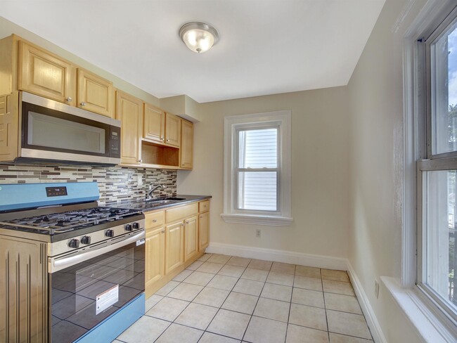 Building Photo - 16 N 9th St