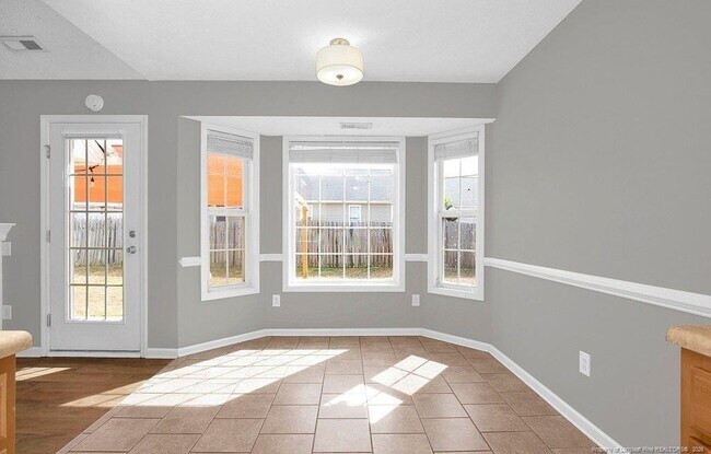 Building Photo - 1475 Avoncroft Dr