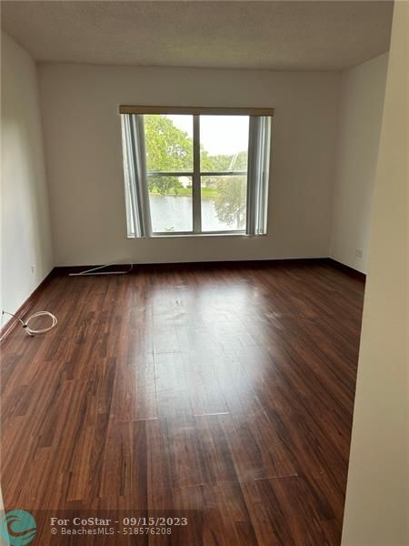 Building Photo - 3730 Inverrary Dr