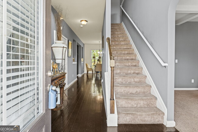 Building Photo - 6870 Diamond Dr