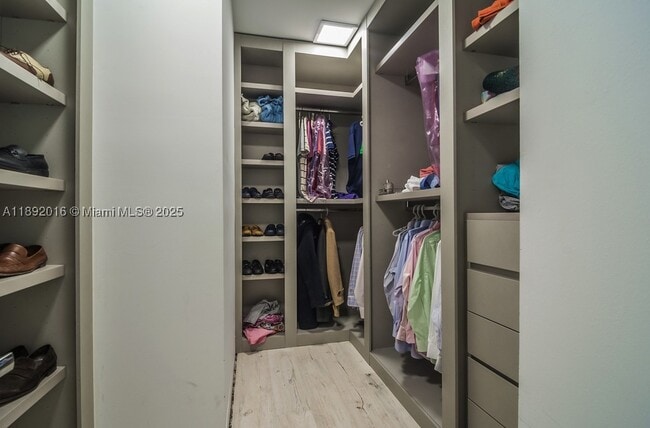 Building Photo - 3500 Island DPH01 Is