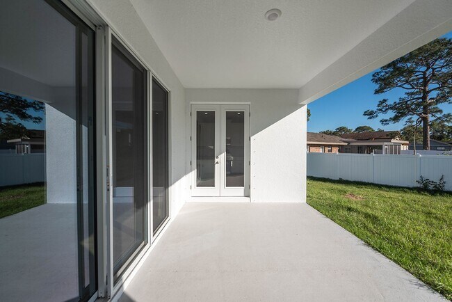 Building Photo - Peaceful and Private setting new construct...