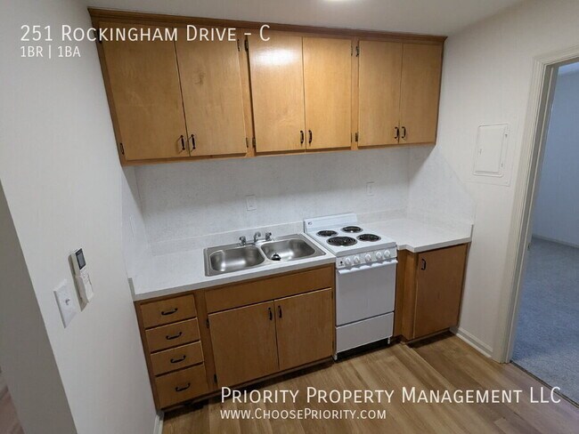 Building Photo - 251 Rockingham Dr