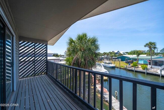 Building Photo - 929 Marina Dr