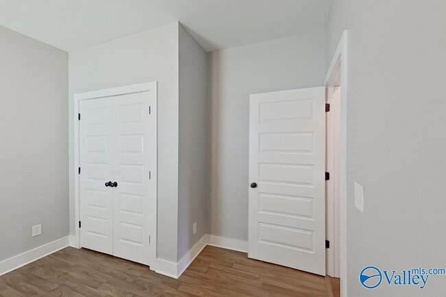 Building Photo - 8008 Shadesbrook Dr