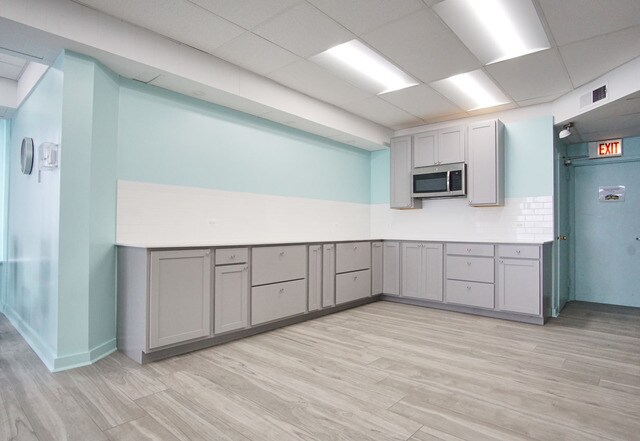 Building Photo - 6301 N Sheridan Rd