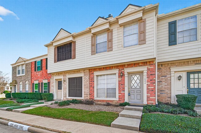 Building Photo - 2910 Grants Lake Blvd