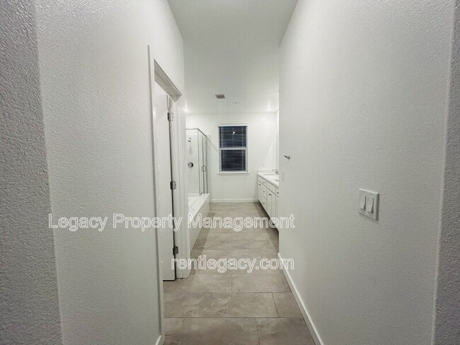 Building Photo - 3760 Oyster Pt Wy