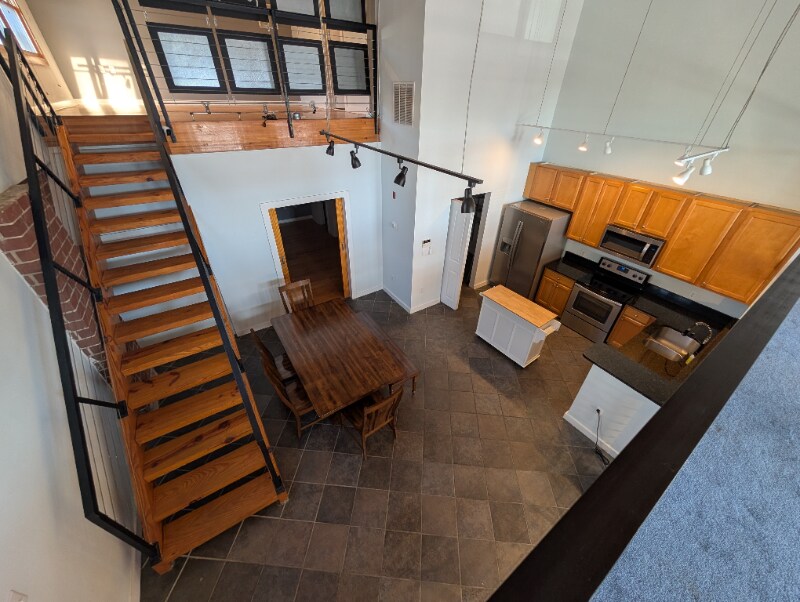 Building Photo - 174 Chester Ave SE