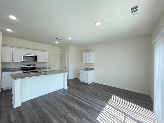 Building Photo - 6820 Bonanza Way