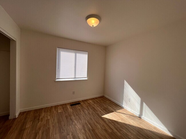 Building Photo - 3 bedroom Home in Donner Trail Estates, Fernley