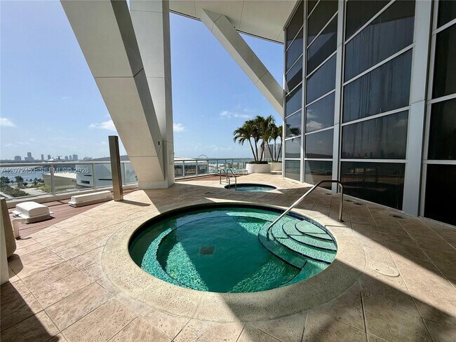 Building Photo - 888 Biscayne Blvd