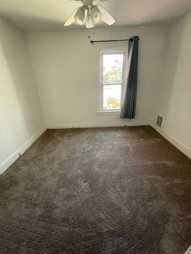 Building Photo - Newly Renovated 3 Bedroom in Lancaster! In...