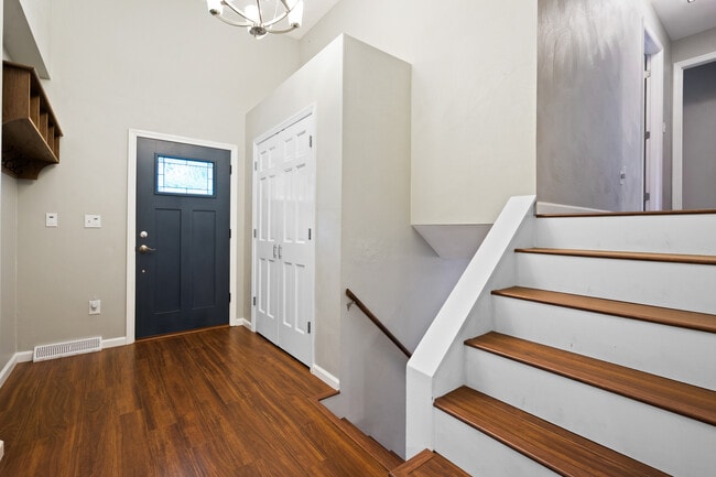 Building Photo - 2490 Coulterville Rd