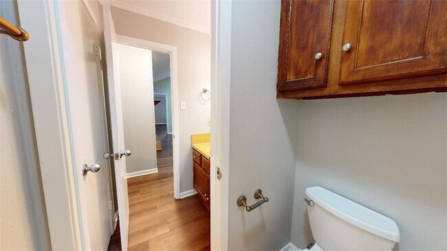 Building Photo - 3904 Windwood Cir