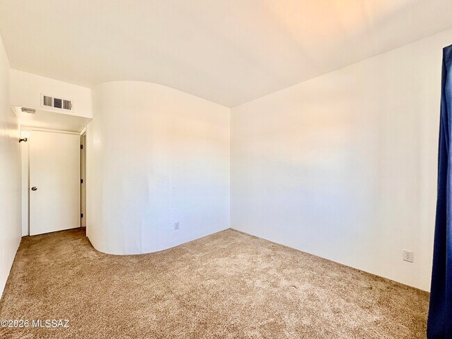 Building Photo - 240 E Pastime Rd