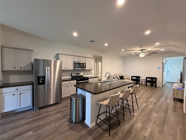 Building Photo - 5607 Redstone Gardens Dr