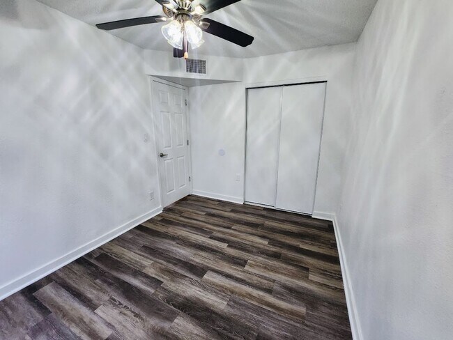 Building Photo - 1309 W Taylor St