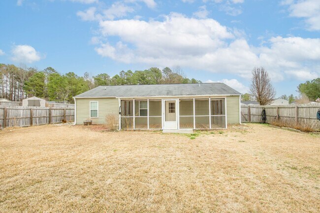 Building Photo - "Charming 3 Bed, 2 Bath Home in Spring Lak...
