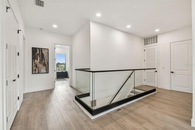 Building Photo - 4717 W Oklahoma Ave