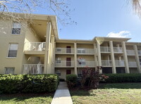 Building Photo - Spacious 2-Bed, 2-Bath Condo in Palm Harbor!