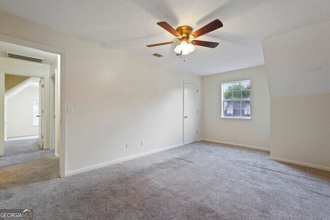 Building Photo - 156 Laurel Green Ct