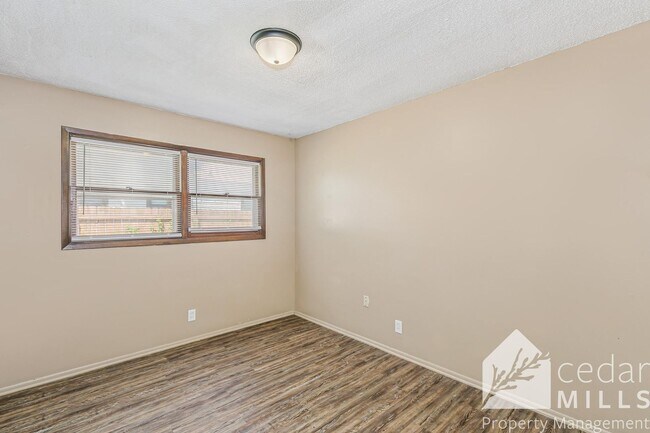 Building Photo - 1119 S Fern St