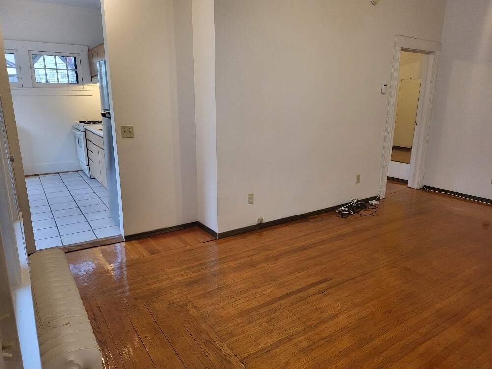 Building Photo - 46 Brighton St