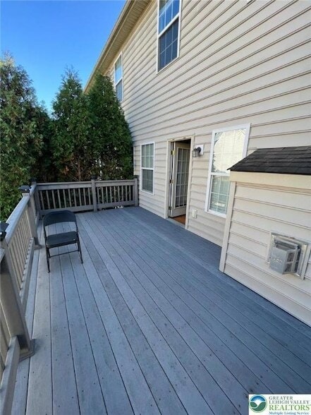 Building Photo - 211 Auburn Dr