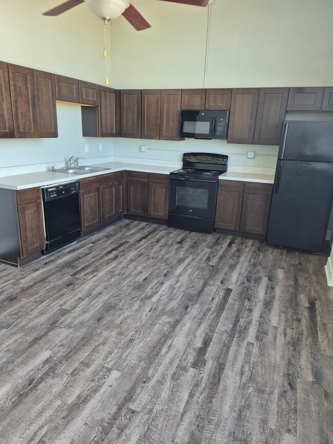 Building Photo - Harrison Court Apartments