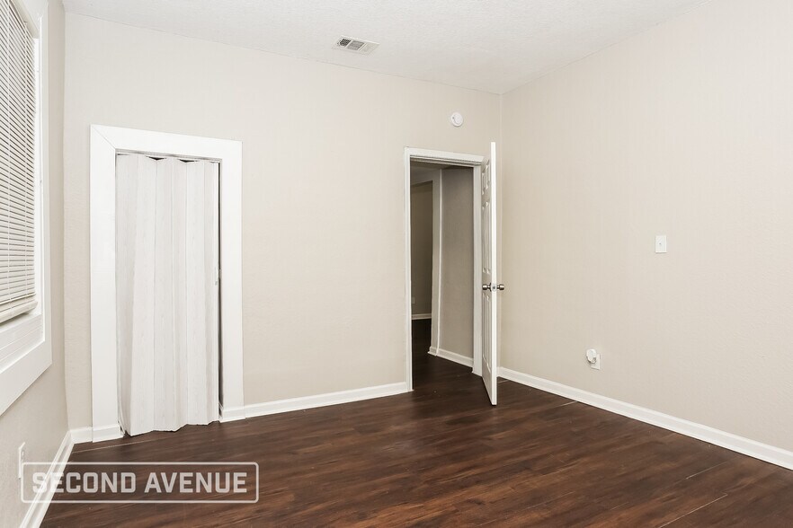 Building Photo - 1630 W 36th St