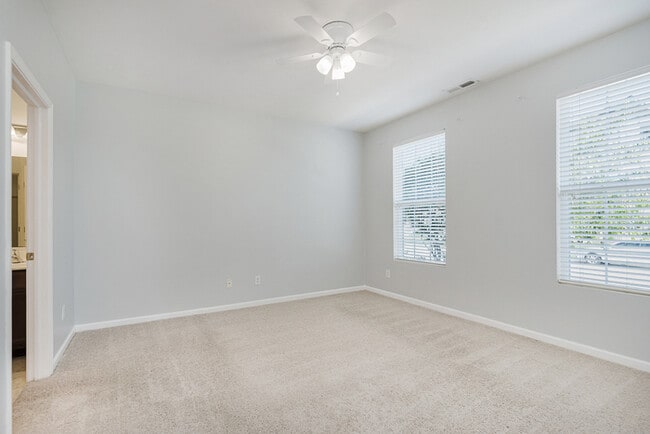 Building Photo - Beautiful brick townhome in Fishers’ Hannover