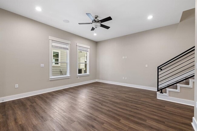 Building Photo - 1700 Cedar Bend Dr