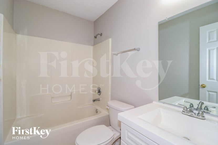 Building Photo - 5659 Blackburg Dr