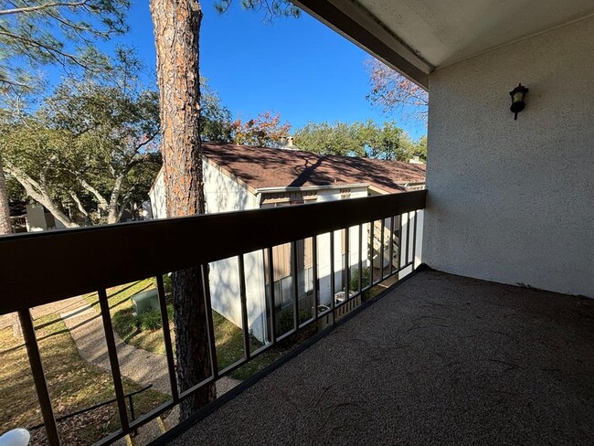 Building Photo - 12100 Melville Dr