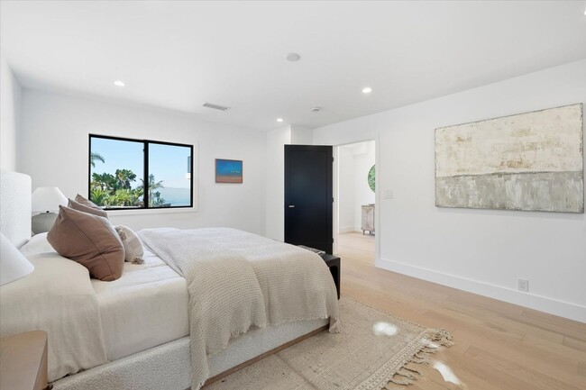 Building Photo - Completely Remodeled, Custom 4BR3.5BA Hilltop Home w/ Incredible Panoramic Ocean/Whitewater/Coast...