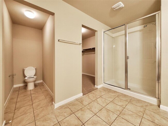 Building Photo - 6001 Roderick Dr