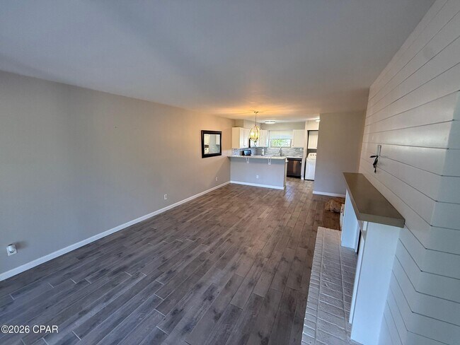 Building Photo - 4301 Bay Point Rd