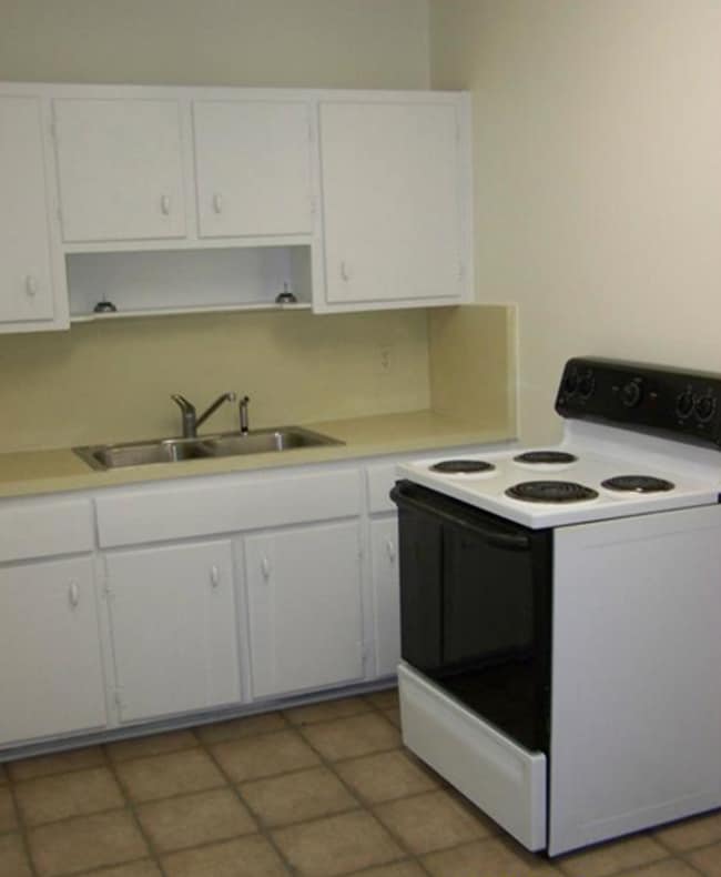 Building Photo - Cozy, Cute Tiny House, March, 2026 Move-in...
