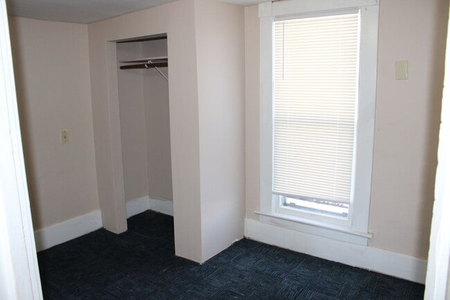 Building Photo - 2 bedroom House by Round-a-Bout