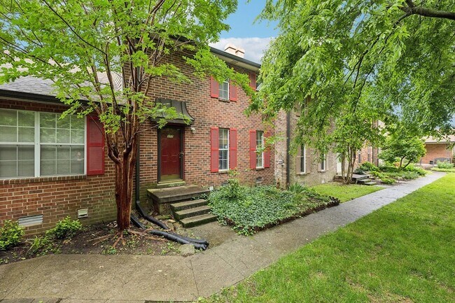 Primary Photo - 377 Huntington Ridge Dr