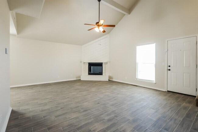 Building Photo - 725 Lapwing Rd