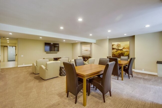 Building Photo - ***$1000 Move-in special***Upgraded One Be...