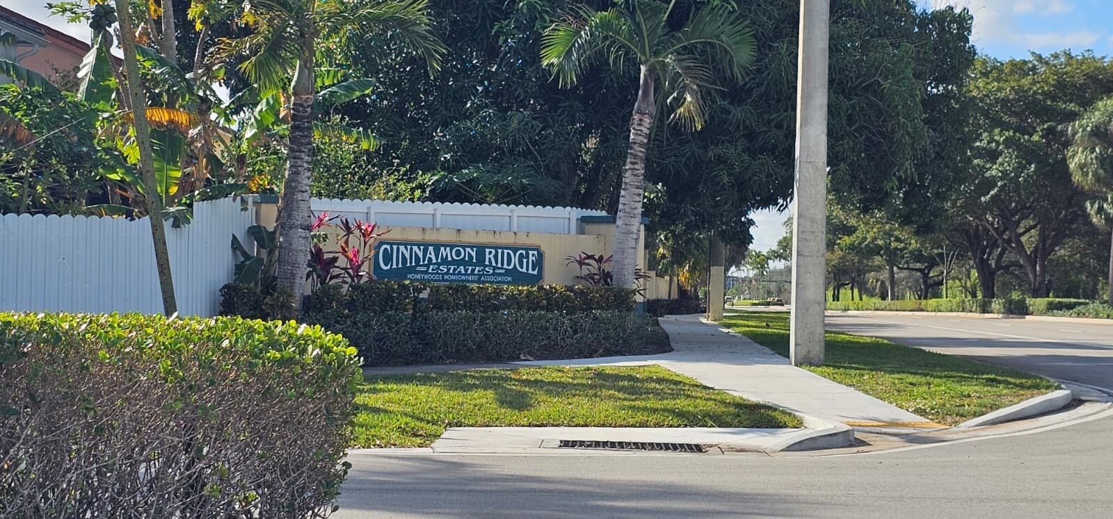 Building Photo - 1251 SW 84th Ter