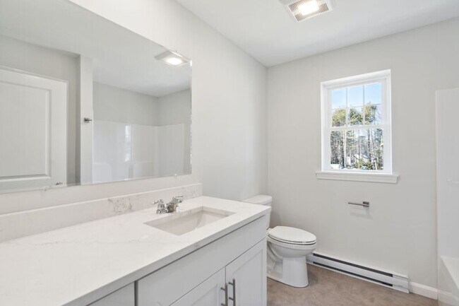 Building Photo - 13 Legacy Ln